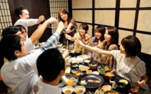 En Asia, los jóvenes adoptan el "group dating" para preservar la moral En Asia, los jóvenes adoptan el "group dating" para preservar la moral