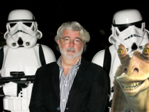 George Lucas y a la derecha, Jar Jar Binks George Lucas y a la derecha, Jar Jar Binks
