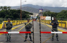 Soldados venezolanos cierran la frontera en el puente entre Cúcuta y San Antonio del Táchira Soldados venezolanos cierran la frontera en el puente entre Cúcuta y San Antonio del Táchira