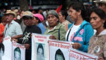 Manifestantes piden saber donde están sus familiares