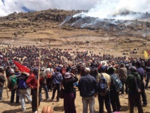 Perú declara estado de emergencia en zona donde protesta antiminera dejó tres muertos