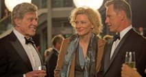 Robert Redford-a la izquierda-y Cate Blanchet, en una escena de Truth