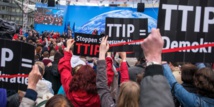 Manifestantes contrarios al TTIP en Europa