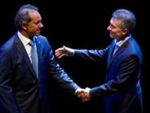 Daniel Scioli-a la izquierda-y Mauricio Macri