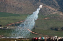 El humo sube tras el impacto de los obuses israelíes en el sur de Líbano