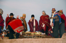 Evo Morales, al centro, celebrando en Tiahuanaco los diez años en el gobierno Evo Morales, al centro, celebrando en Tiahuanaco los diez años en el gobierno
