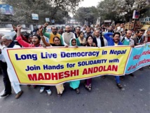 Manifestantes Madhesíes defienden los derechos de su comunidad Manifestantes Madhesíes defienden los derechos de su comunidad