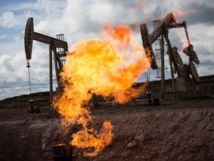 Los gigantes del petróleo se hunden en la crisis Los gigantes del petróleo se hunden en la crisis