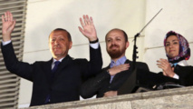 Recep Taip Erdogan-a la izquierda-y su hijo Bilal