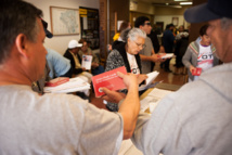 Miles de latinos sacan la ciudadanía de EEUU empujados por el "efecto Trump"