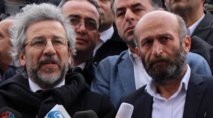 Dündar-a la izquierda-y Gul Dündar-a la izquierda-y Gul