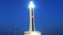 Pekín inaugura un faro en una isla artificial disputada en el mar de China Meridional