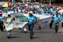Manifestación de trabajadores pidiendo justicia por el asesinato de Berta Cáceres