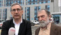 Orhan Pamuk-a la izquierda-y Murat Belge