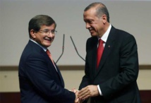 Davutoglu-a la izquierda-y Erdogan Davutoglu-a la izquierda-y Erdogan