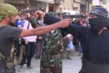 Al menos 52 muertos en choques entre grupos rebeldes sirios cerca de Damasco Al menos 52 muertos en choques entre grupos rebeldes sirios cerca de Damasco