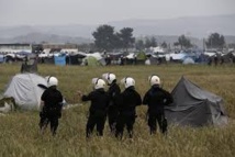 Policías en Idomeni Policías en Idomeni