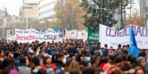Estudiantes chilenos incrementan su ofensiva contra Bachelet por reforma educativa Estudiantes chilenos incrementan su ofensiva contra Bachelet por reforma educativa