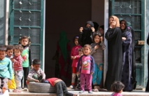 Mujeres y niños que han escapado de Manbiy Mujeres y niños que han escapado de Manbiy