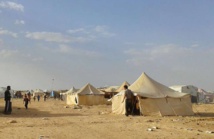 Refugiados sirios en el campo de Ruqban en Jordania Refugiados sirios en el campo de Ruqban en Jordania