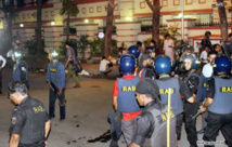Mueren 20 personas en ataque reivindicado por el EI en un restaurante en Bangladés Mueren 20 personas en ataque reivindicado por el EI en un restaurante en Bangladés
