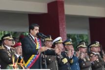 Nicolás Maduro y algunos generales