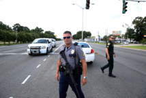 Policías cortando una calle en Baton Rouge tras el tiroteo Policías cortando una calle en Baton Rouge tras el tiroteo