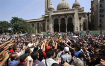 Al Azhar y el gobierno egipcio se enfrentan por los “sermones idénticos”