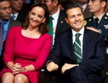 La ministra de Exteriores mexicana Claudia Ruiz Massieu y el presidente de México Enrique Peña Nieto