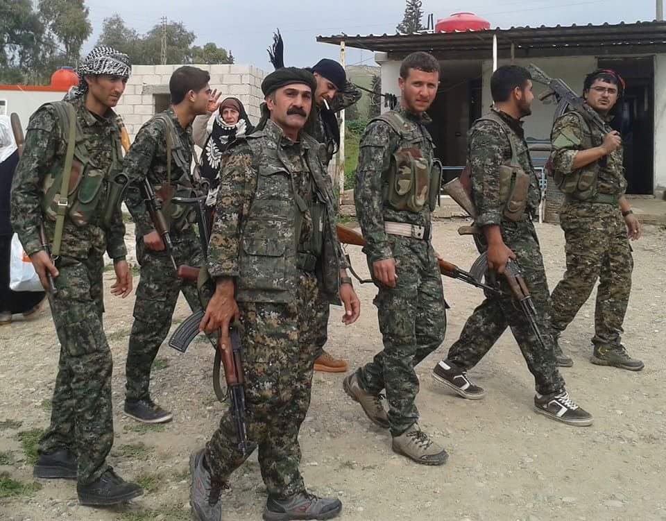 Milicianos kurdos en Siria