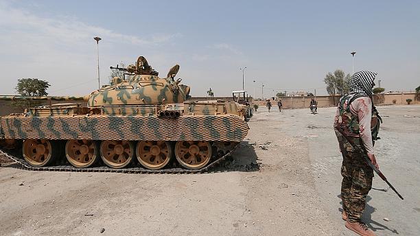 La artillería turca bombardea posiciones del Estado Islámico en Siria