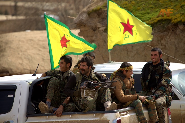 Milicianos del YPG