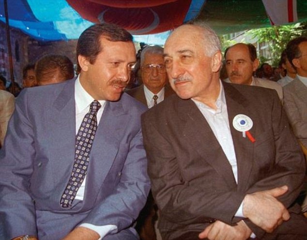 Erdogan-a la izquierda-y Gülen en los años 80