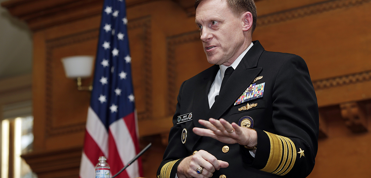 El almirante y director de la NSA Michael Rogers
