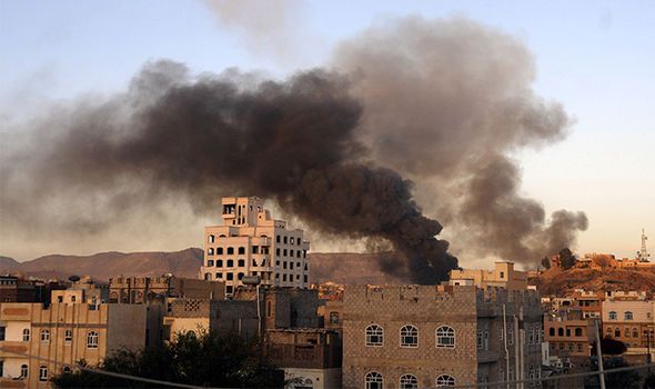 "Decenas" de muertos y heridos en bombardeo de coalición árabe en Yemen