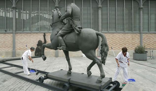 La estatua de Franco decapitada