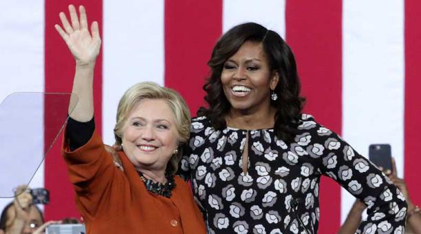 Hillary Rodham Clinton y Michelle Obama