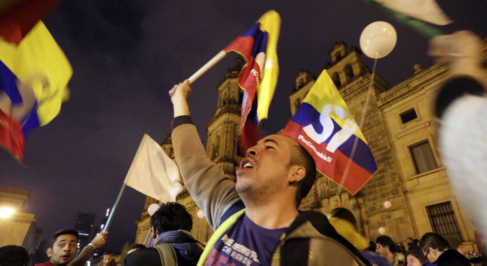 La gente que celebró el nuevo acuerdo en Bogotá