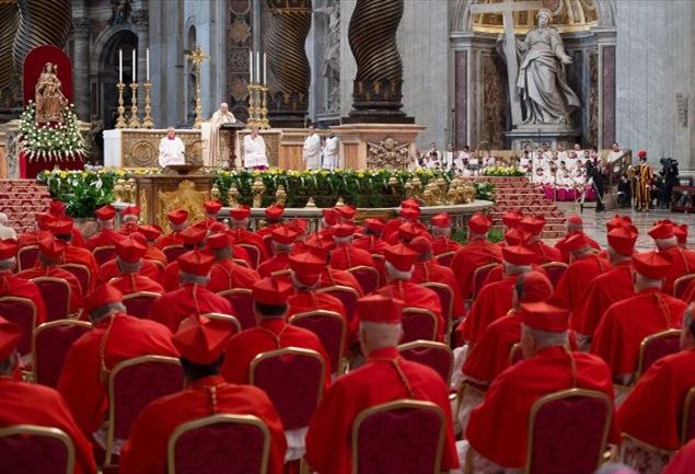Cardenales ante el papa