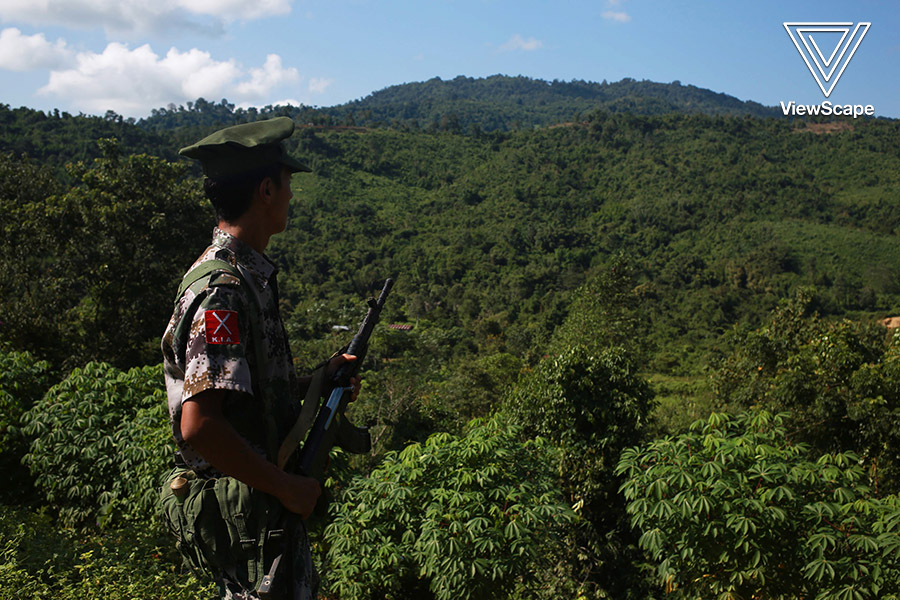 Un miliciano del ejército de independencia kachin