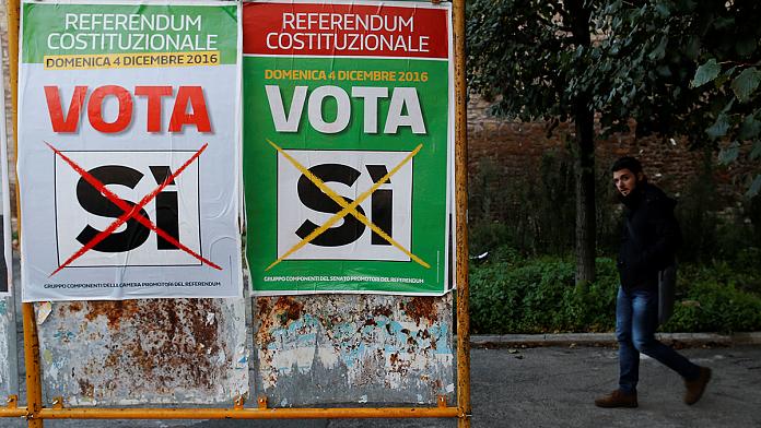 Carteles pidiendo el sí.