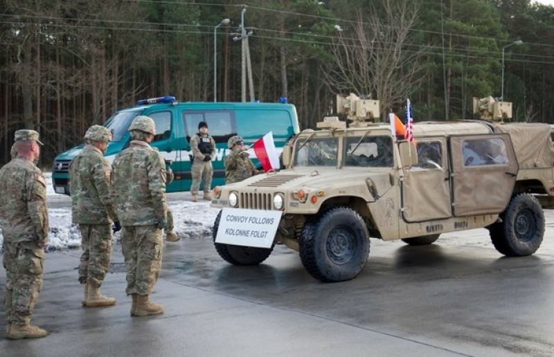 Tropas estadounidenses entrando en Polonia