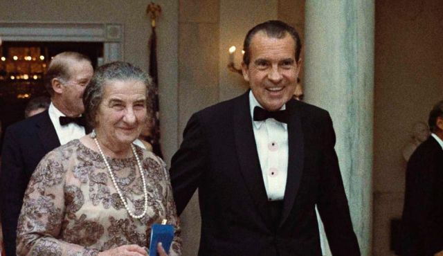 Golda Meir-a la izquierda-y Richard Nixon en 1969