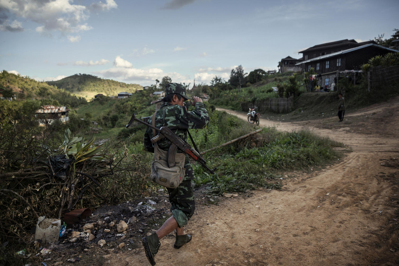 Un miliciano rebelde en el estado de Shan al norte de Birmania