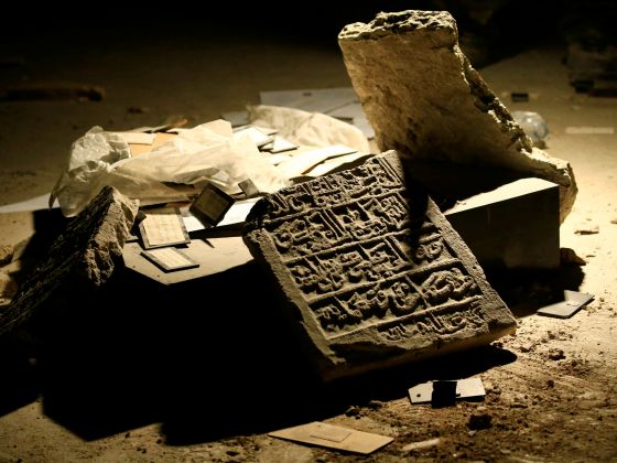 Restos de piezas del museo de Mosul Restos de piezas del museo de Mosul