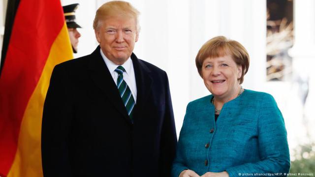 Donald Trump-izquierda-y Angela Merkel