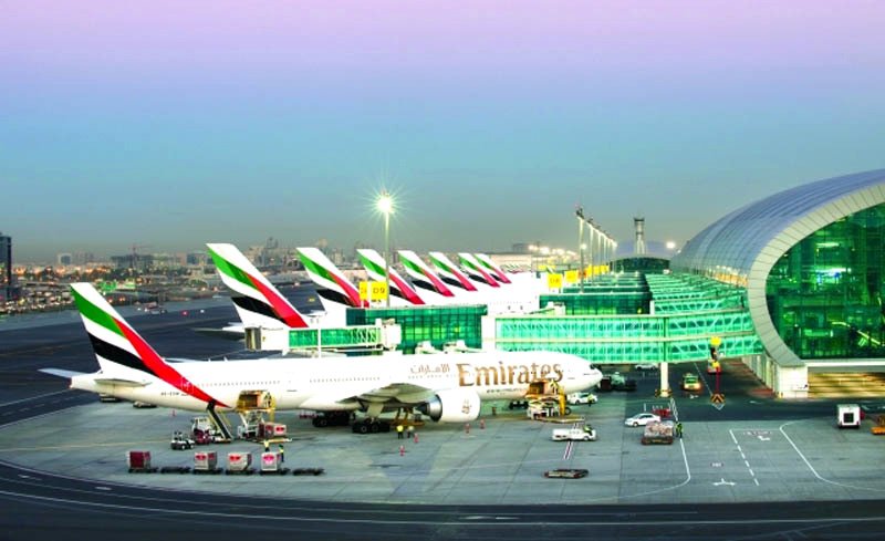 Aviones de Emirates en el aeropuerto de Dubai