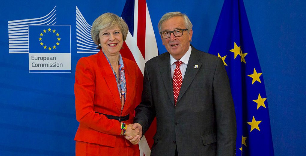 Theresa May-a la izquierda-y Jean-Claude Juncker