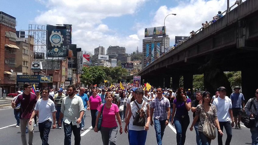 Manifestantes opositores en Caracas