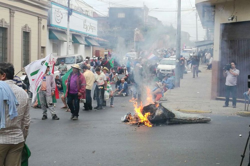 Campesinos de la Coordinadora Nacional Intersectorial en Asunción